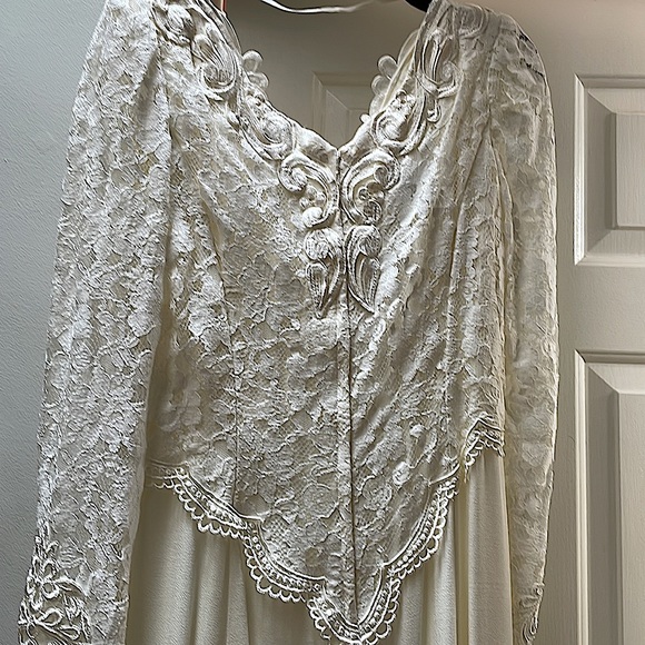 WEDDING BELLS! Jessica McClintock Ivory Lace Gown, new w tags, retail $388. - Picture 6 of 9